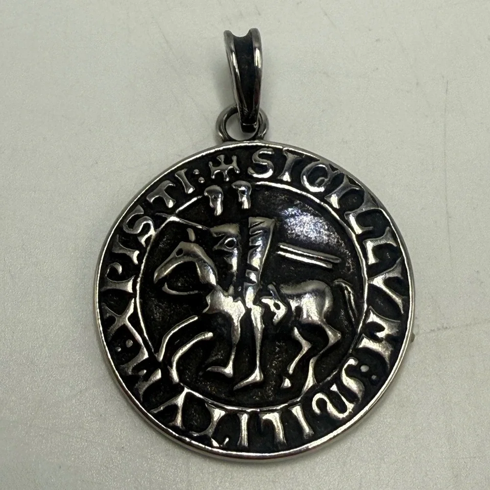 Knights Templar Seal Pendant Medallion Sigillum Militum Xpisti Silver Tone